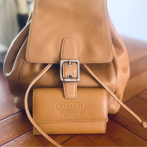 COACH Vintage Legacy 9569 Leather Drawstring Backpack And Wallet Set Taupe Tan - Picture 2 of 16